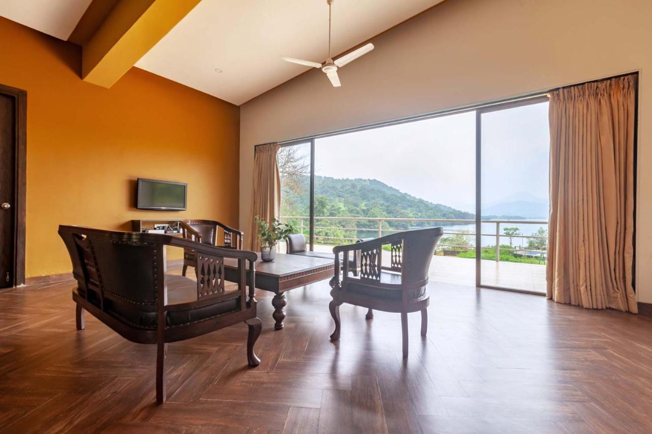Stayvista'S Shivom Villa 2 - A Serene Escape With Views Of The Valley And Lake Lonavala Exteriér fotografie